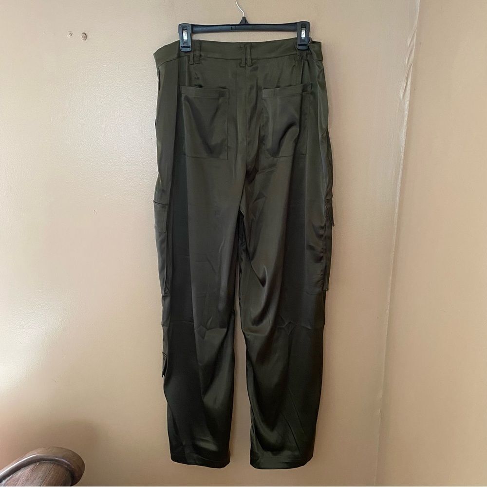 NWT REMI x REVOLVE Sydney Cargo Pant Dark Green satin finish wide leg loose L - Picture 10 of 10